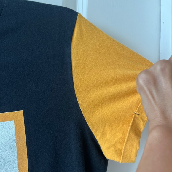 KOAJ Graphic Colorblock T-Shirt - Picture 5 of 7